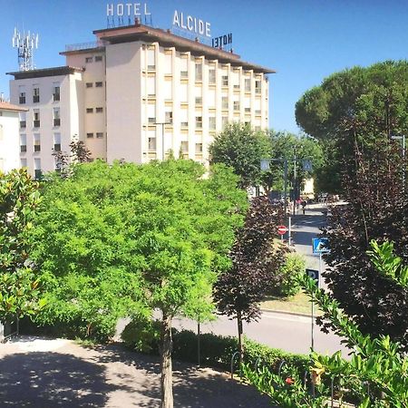 Hotel Ristorante Alcide Poggibonsi Buitenkant foto