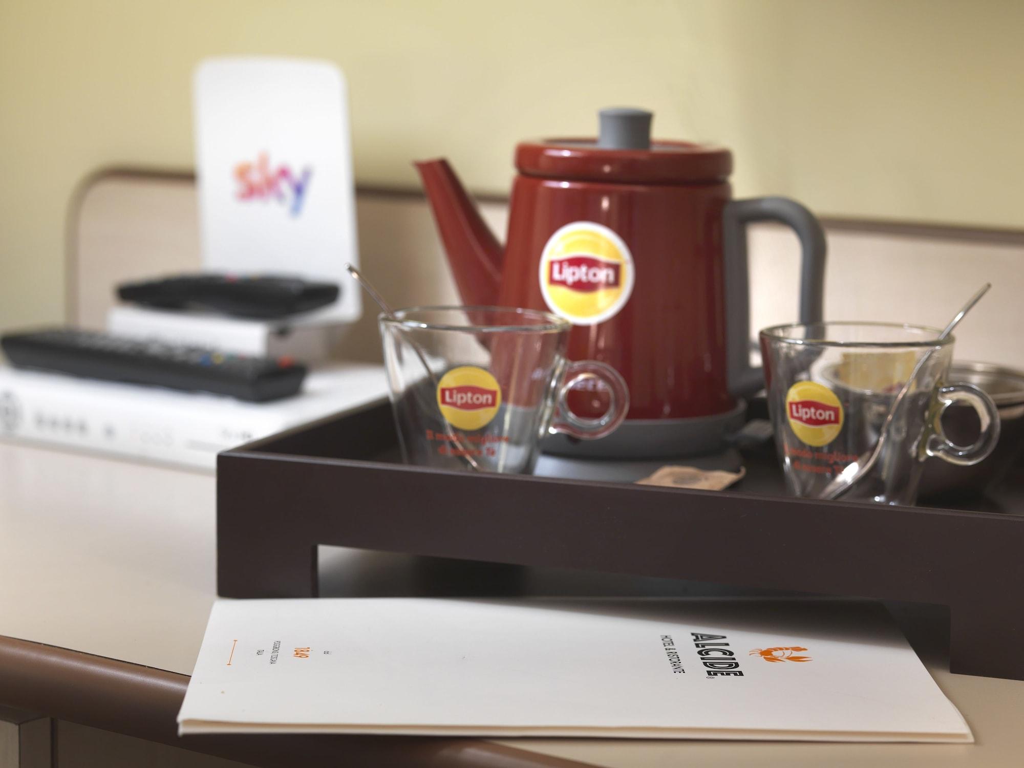 Hotel Ristorante Alcide Poggibonsi Buitenkant foto