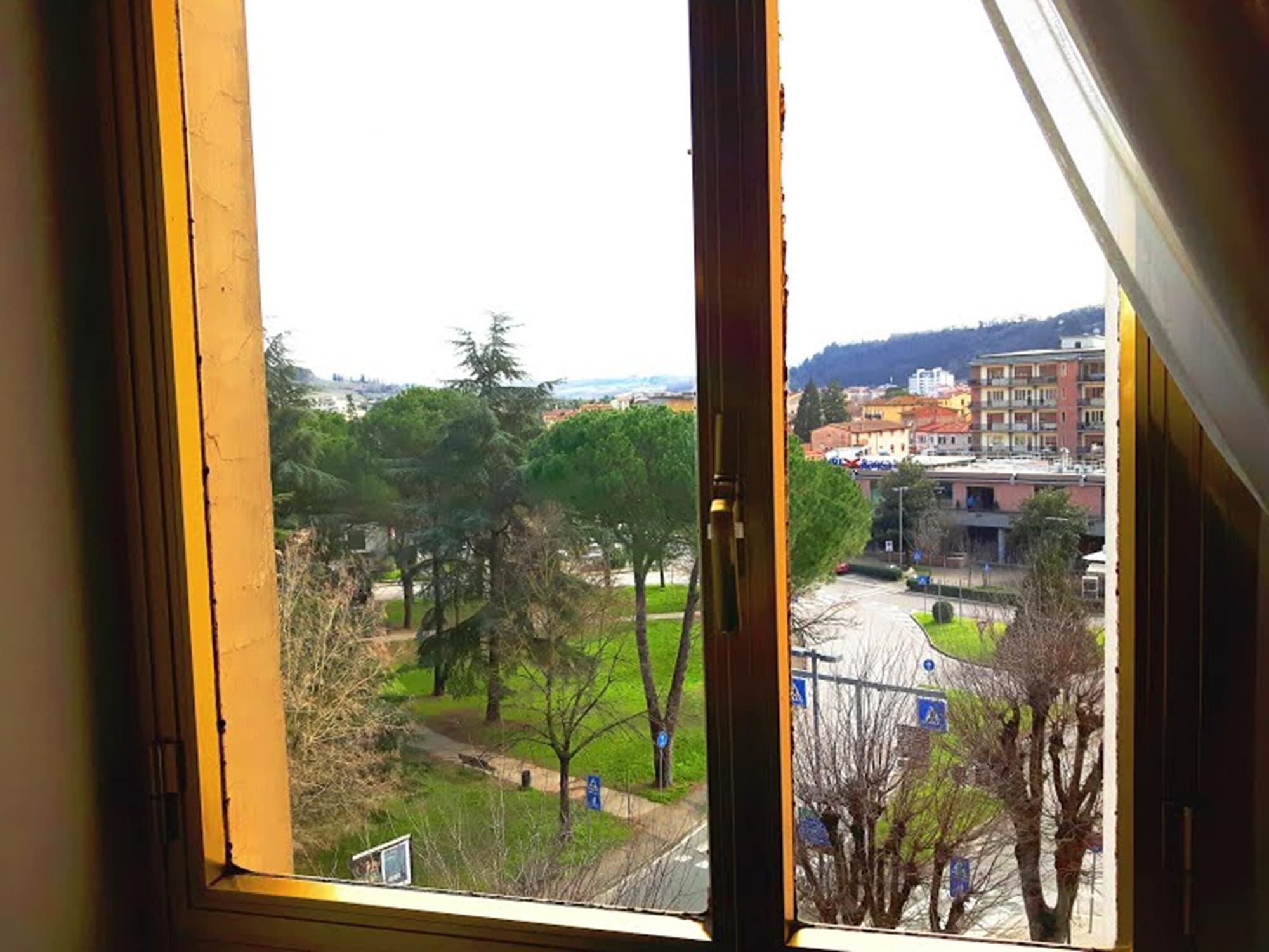 Hotel Ristorante Alcide Poggibonsi Buitenkant foto