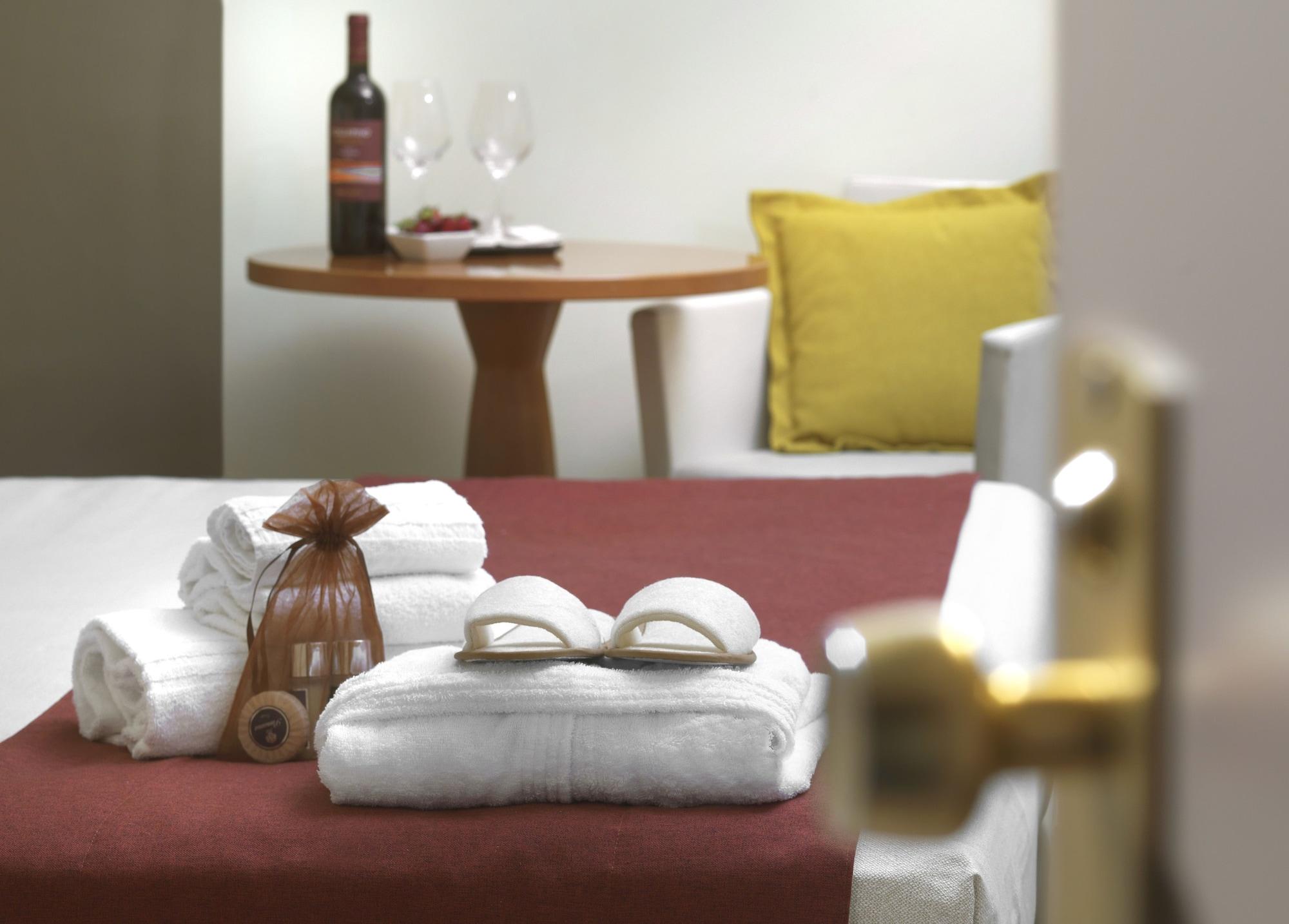 Hotel Ristorante Alcide Poggibonsi Buitenkant foto