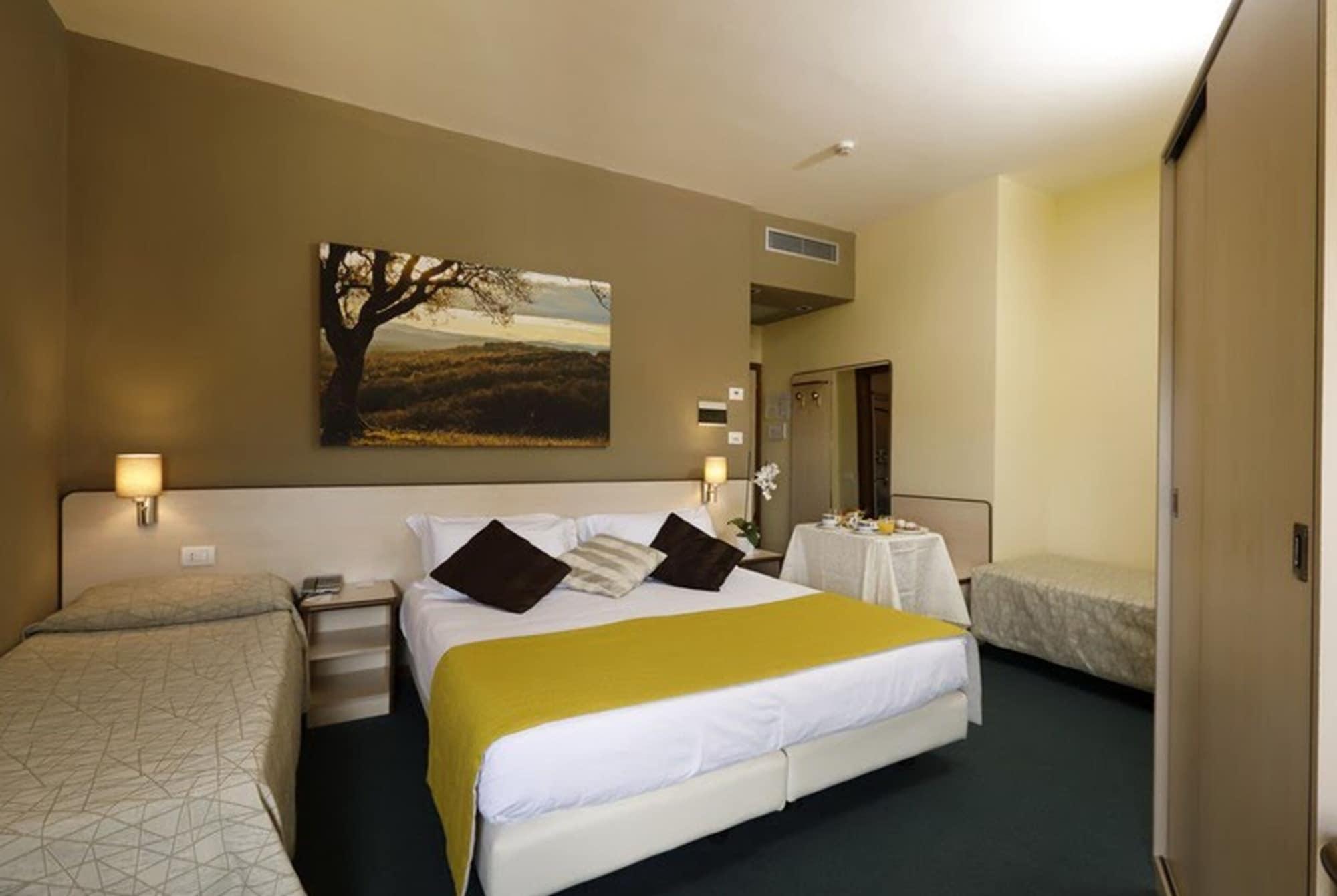 Hotel Ristorante Alcide Poggibonsi Buitenkant foto