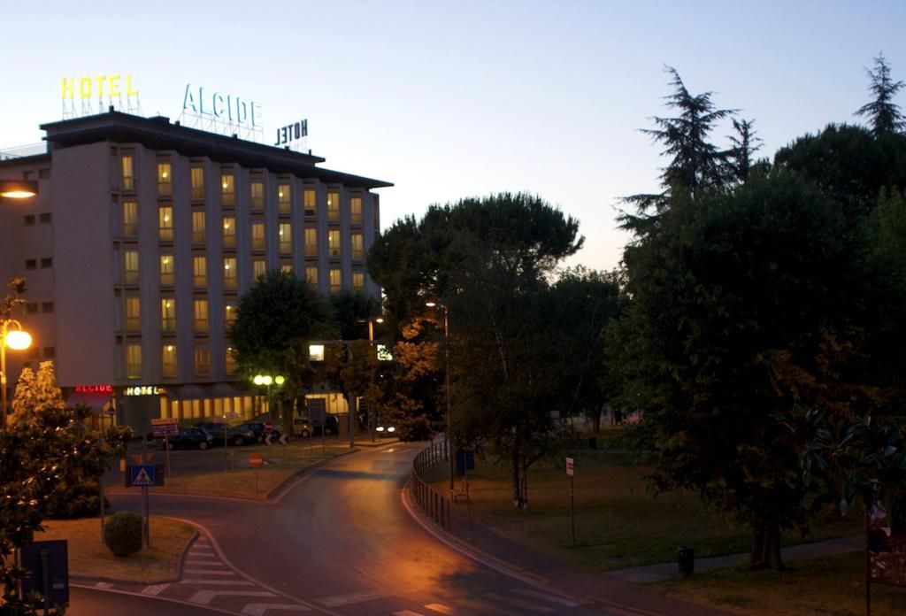 Hotel Ristorante Alcide Poggibonsi Buitenkant foto