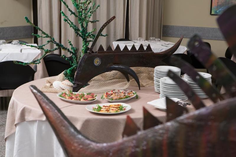 Hotel Ristorante Alcide Poggibonsi Buitenkant foto