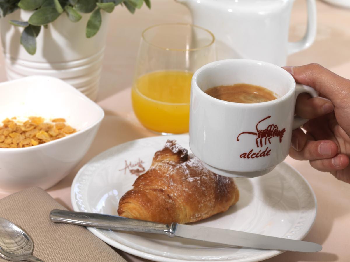 Hotel Ristorante Alcide Poggibonsi Buitenkant foto